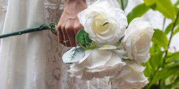 Espetáculo baiano usa história de noiva para discutir silenciamento feminino