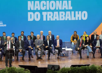 Lula defende acordo para discutir fim da escala 6×1 antes de envio ao Congresso