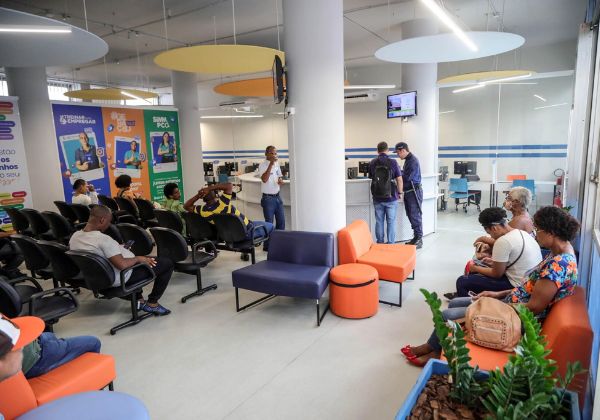 Funcionamento de serviços municipais em Salvador durante feriado