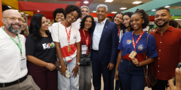 Jerônimo Rodrigues destaca leitura como direito e celebra maior Bienal do Livro da Bahia