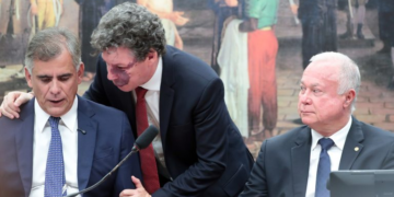 CCJ da Câmara aprova admissibilidade de proposta que prevê fim da escala 6×1