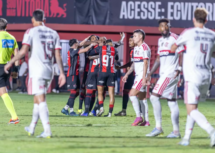 Vitória enfrenta RB Bragantino fora de casa em busca de recuperação no Brasileirão