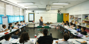 Senado aprova piso salarial de R$ 5,130 mil para professores da educação básica em 2026